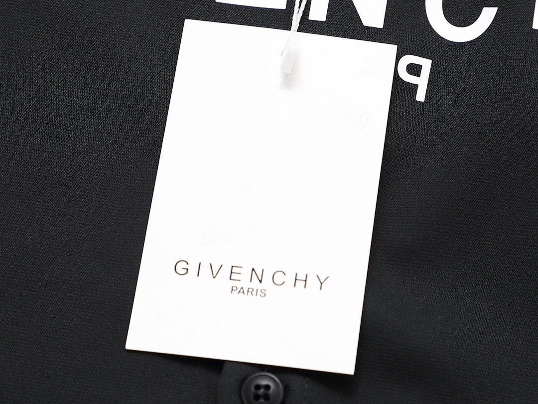Givenchy Polo Shirt in Picture Color, Sizes S-XL, Plain Cotton with Sand Finish. Gender-Neutral Design. - 图片 3