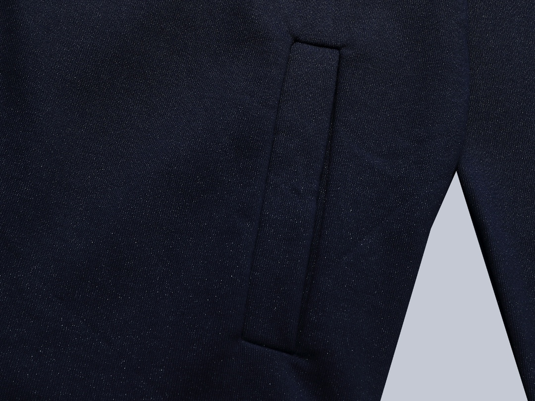 “CJCR Custom Gucci Hoodie Jacket in Picture Color, Sizes S-XXL, Gender-Neutral” - 图片 7