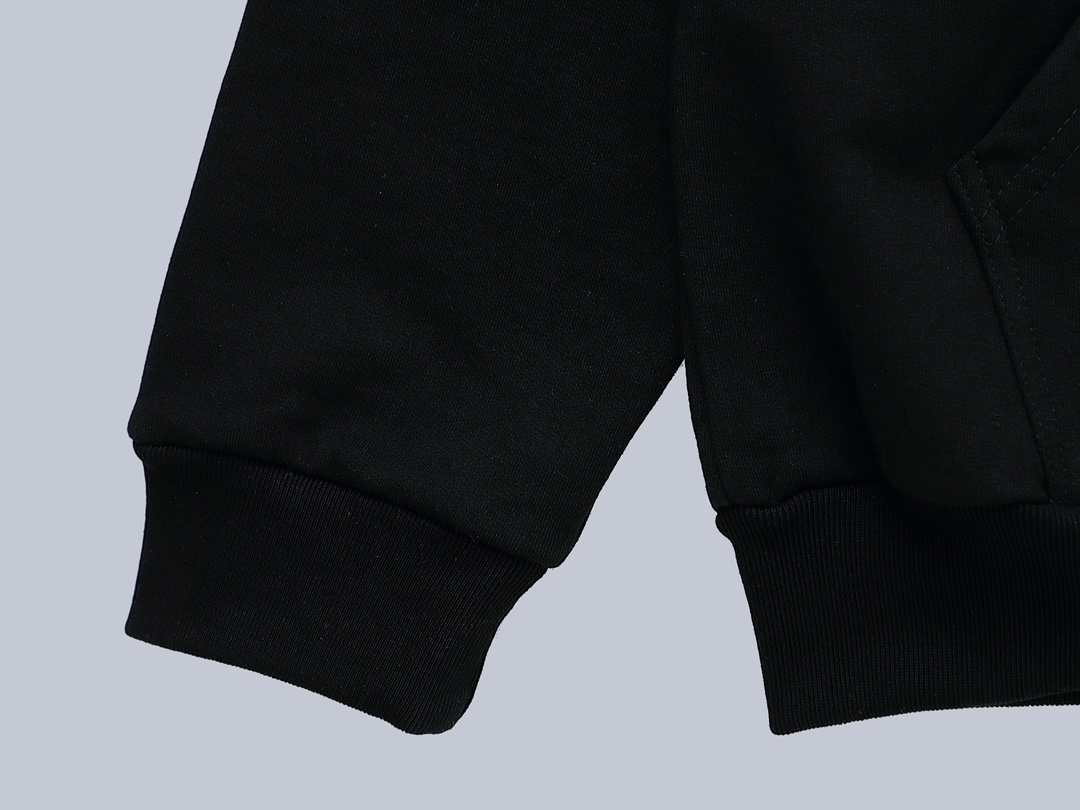 Parisian Balenciaga X GTA Duct Tape Chain Hoodie in Various Sizes and Colors - 图片 6