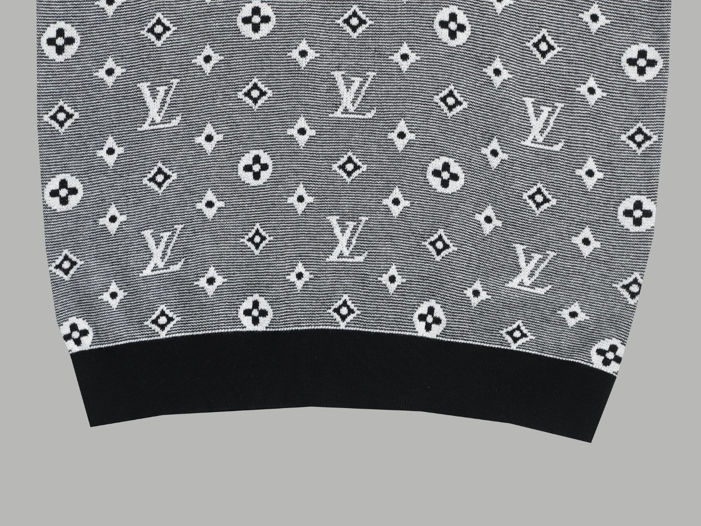 Louiswell Knitted Sweater Shorts: Top-Level Version with Currency Details - 图片 4