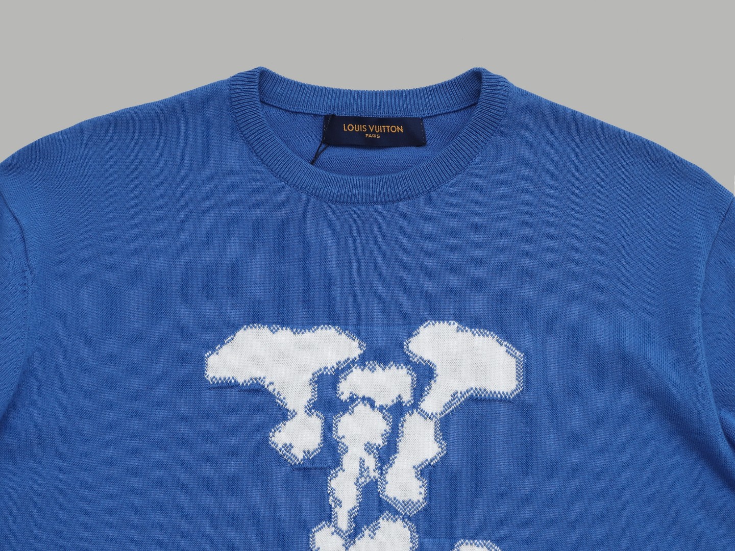 Louisville White Cloud Logo Sweater: Distinctive Currency Details, Wool Mix, Gender-Neutral. - 图片 3