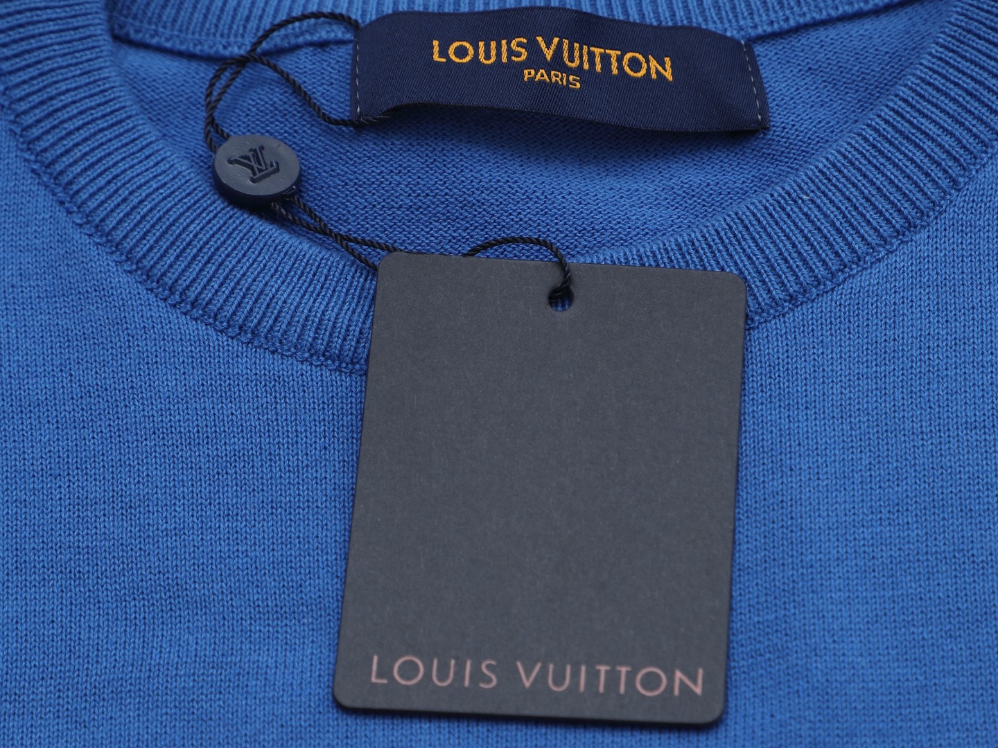 Louisville White Cloud Logo Sweater: Distinctive Currency Details, Wool Mix, Gender-Neutral. - 图片 6