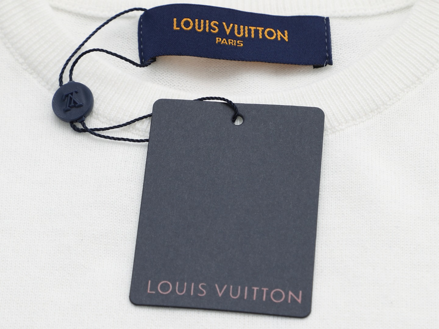 Louisville White Cloud Logo Sweater: Top-Level Currency Details, Wool Mix, Gender-Neutral - 图片 6