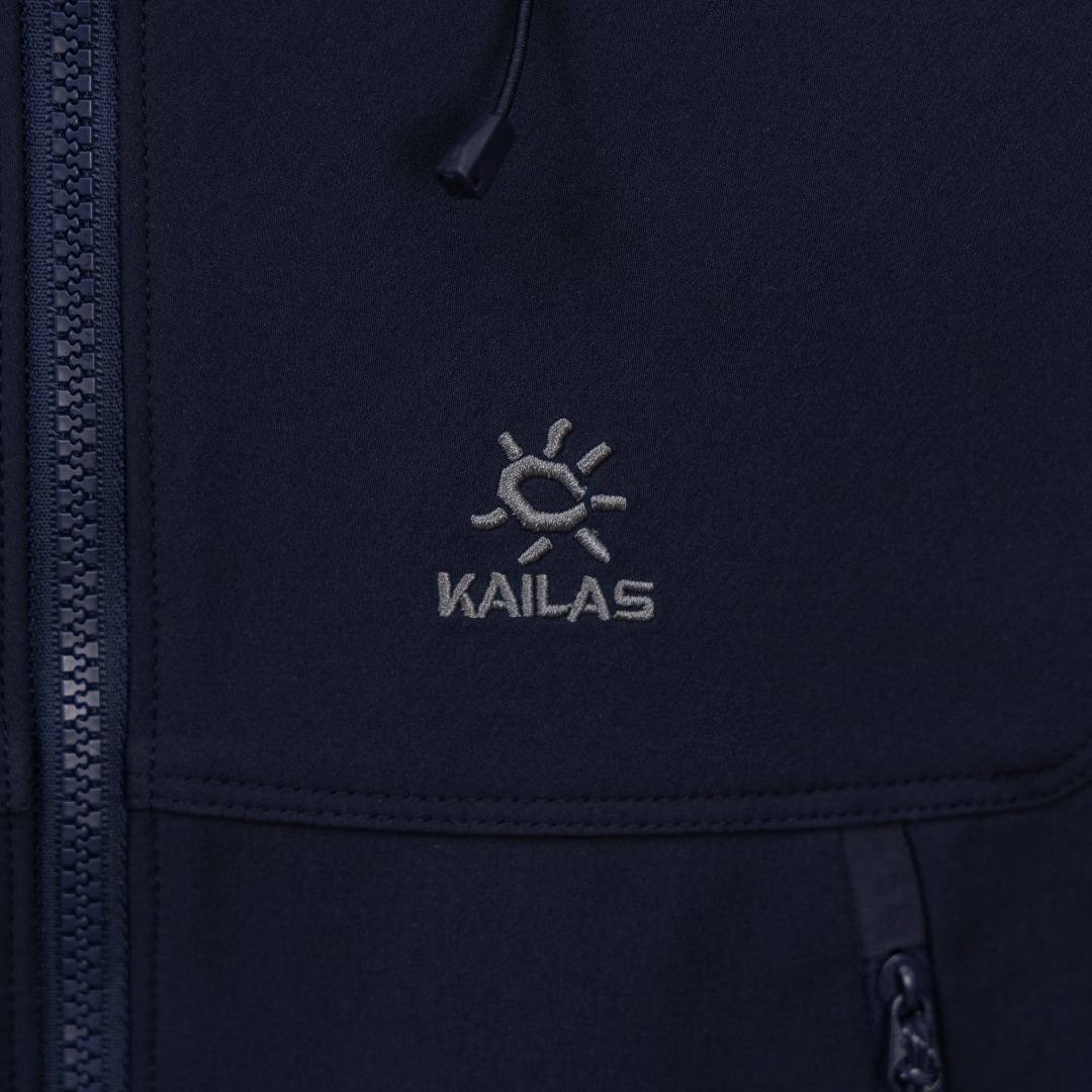 💰295（顶级版本 区别通货）
          
款式：KAILAS 凯乐石M8 IC-MAX纯色户外防水软壳全压胶冲锋衣外套夹克

颜色：图片色

尺码：S-XXL

面料：GORE-TEX 科技防水

辅料：全套定制辅料

无性别区分 男女同款