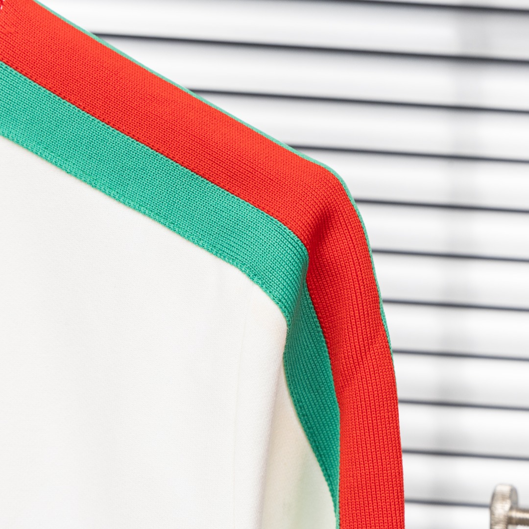 Gucci 款式：古驰Gucci联名三叶草红绿拼接织带刺绣外套