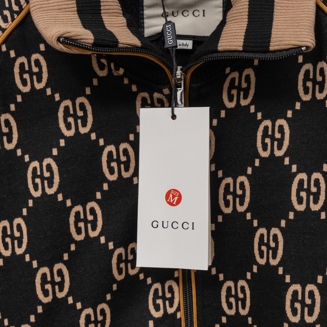 Gucci 款式：古驰Gucci 满印撞色织带拼接外套