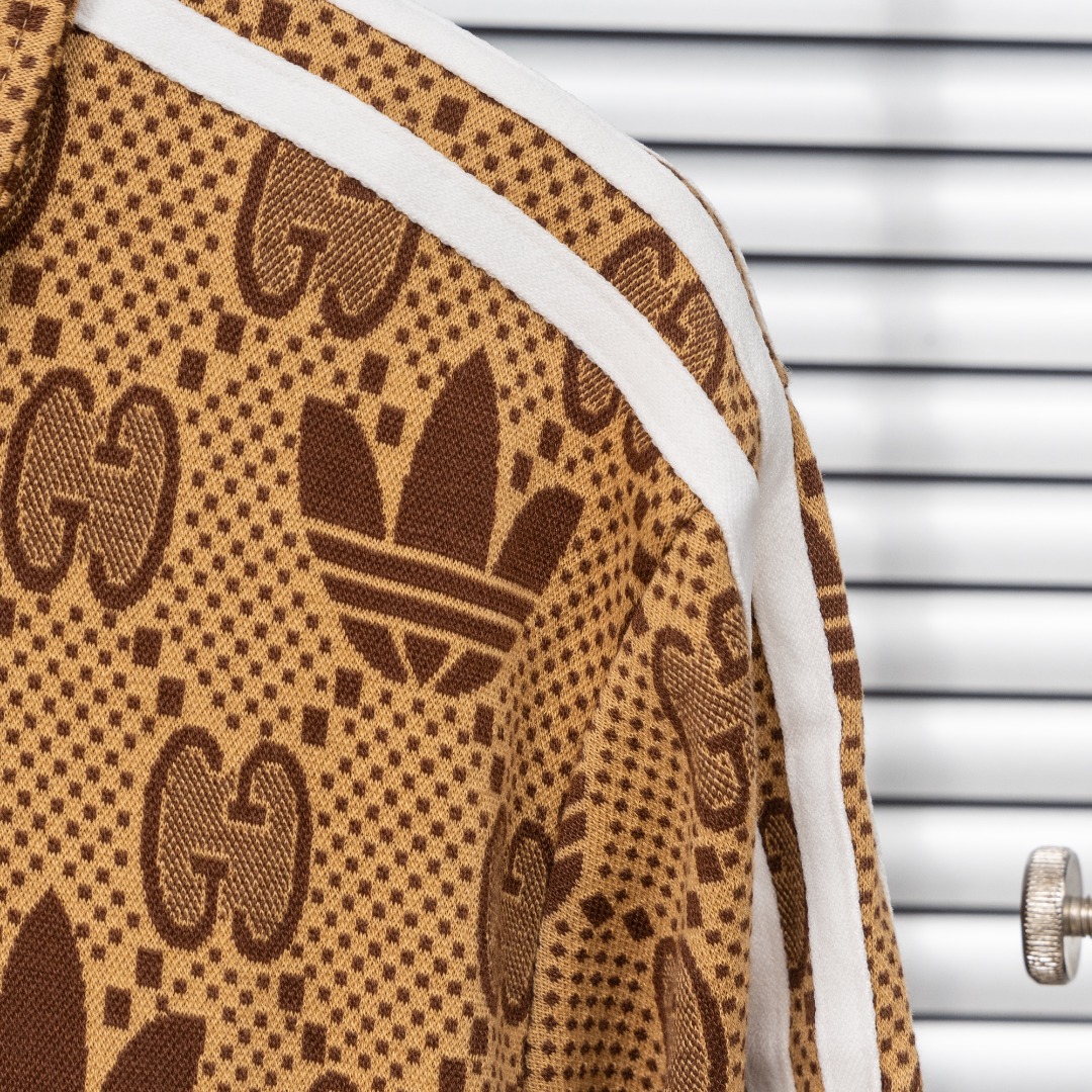 Gucci 款式：古驰Gucci联名三叶草 满印提花外套