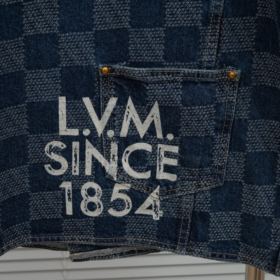 Louis Vuitton 款式：路易威登LV棋盘格做旧牛仔外套夹克