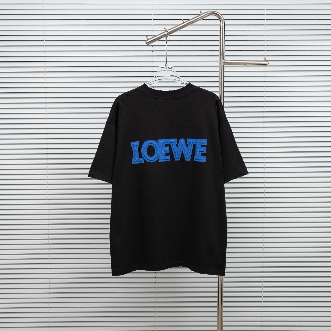 Loewe 款式：罗意威LOEWE做旧破洞发泡工艺短袖