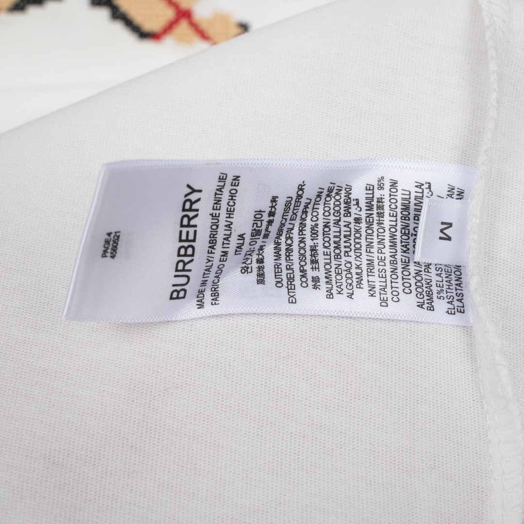Burberry 款式：巴宝莉BBR镂空战马刺绣工艺短袖