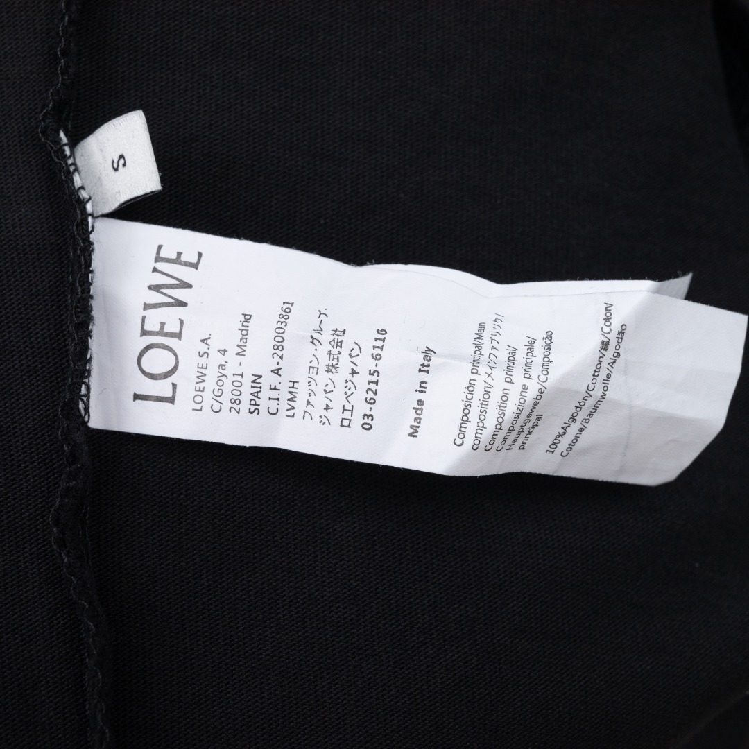 Loewe 款式：罗意威LOEWE做旧破洞定制立体压胶工艺短袖