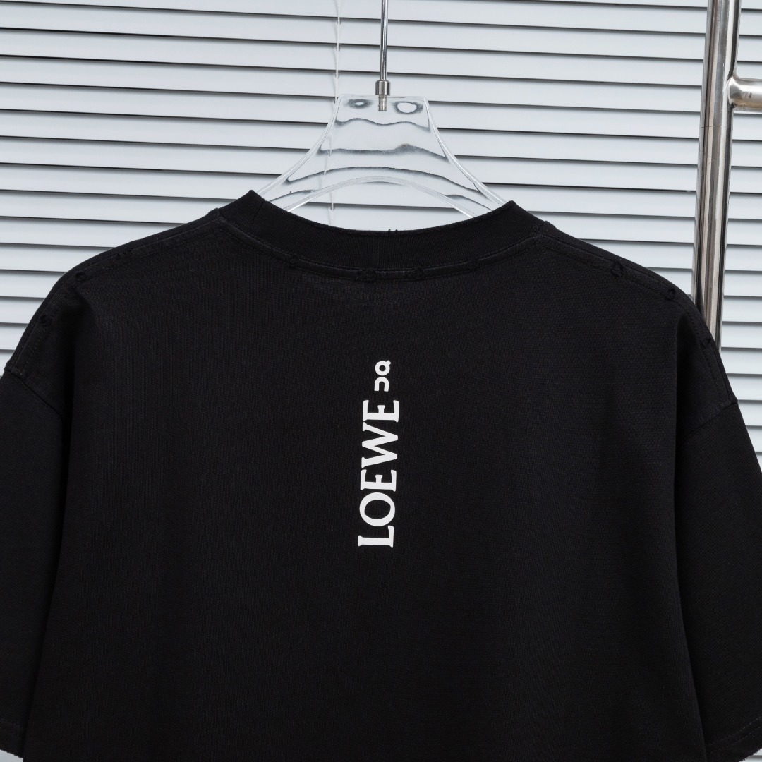 Loewe 款式：罗意威LOEWE做旧破洞定制立体压胶工艺短袖