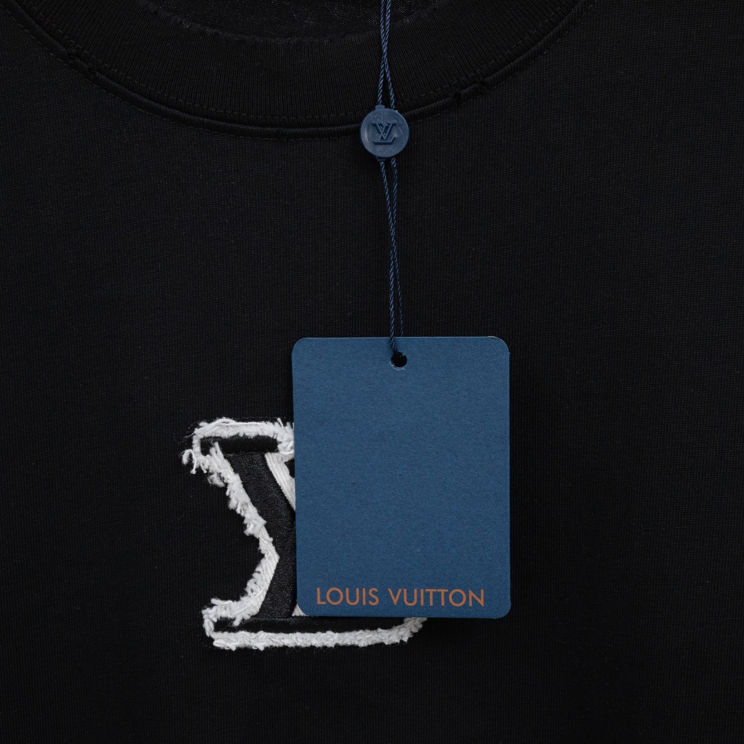Louis Vuitton 款式：路易威登LV做旧破洞 3D立体刺绣工艺短袖