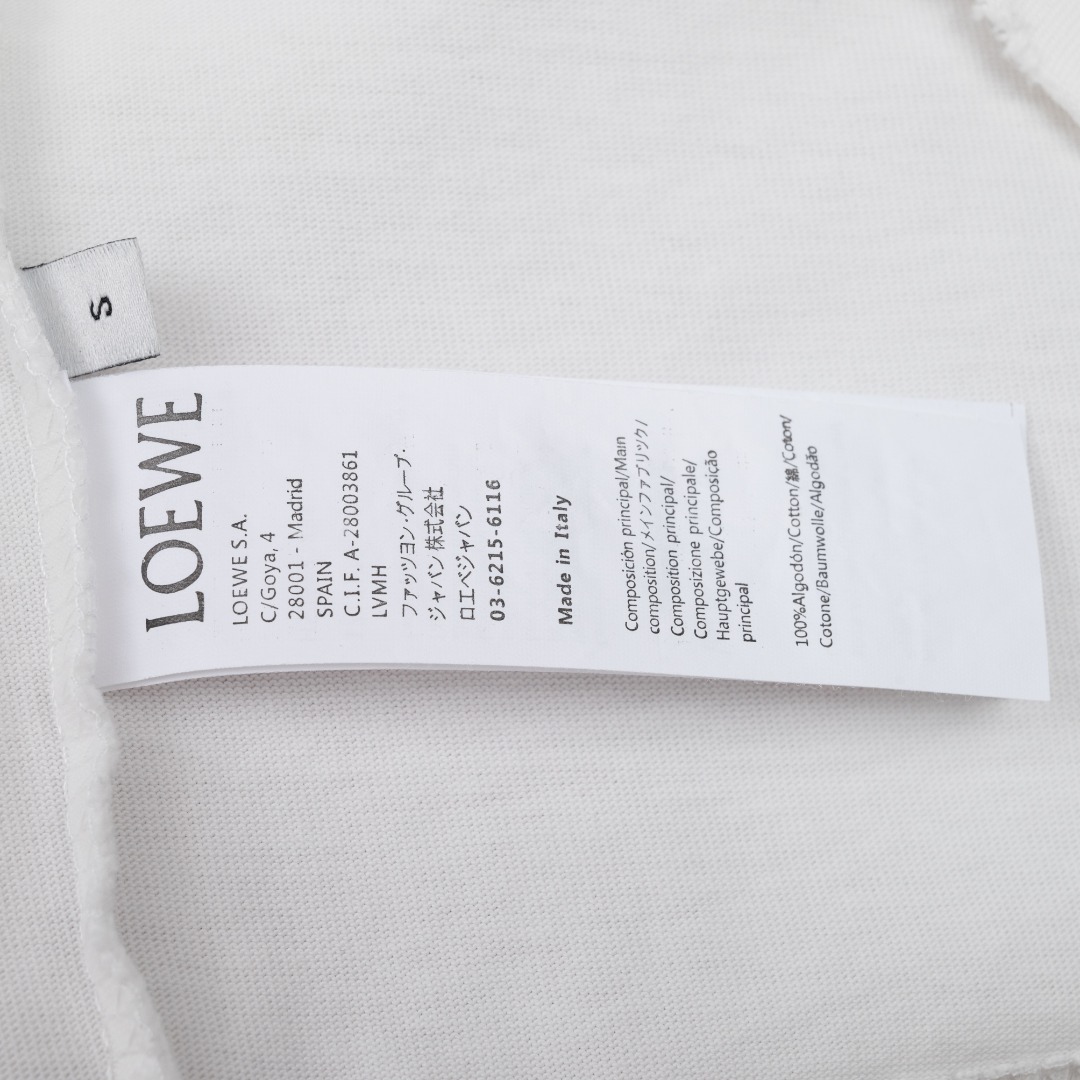 Loewe 款式：罗意威LOEWE做旧破洞植绒前片破洞毛边贴布工艺短袖