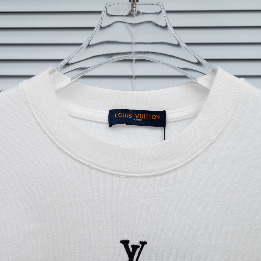 Louis Vuitton 款式：路易威登LV破洞刺绣小标 渐变云端工艺短袖