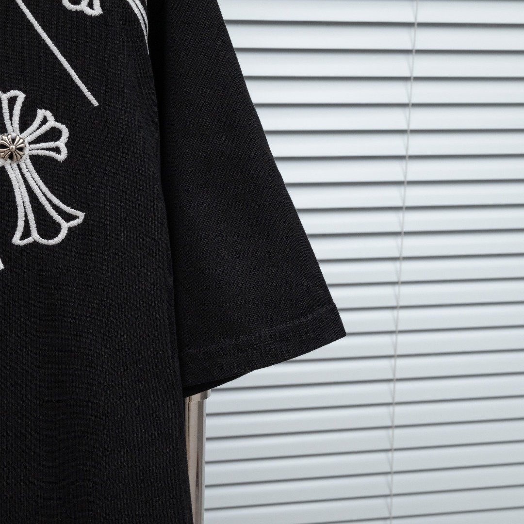 Chrome Hearts 款式：克罗心CH十字刺绣定制金属纽扣工艺短袖
