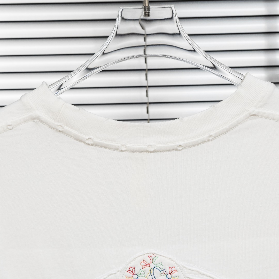 Chrome Hearts 款式：克罗心CH做旧破洞彩色花卉贴布刺绣工艺短袖