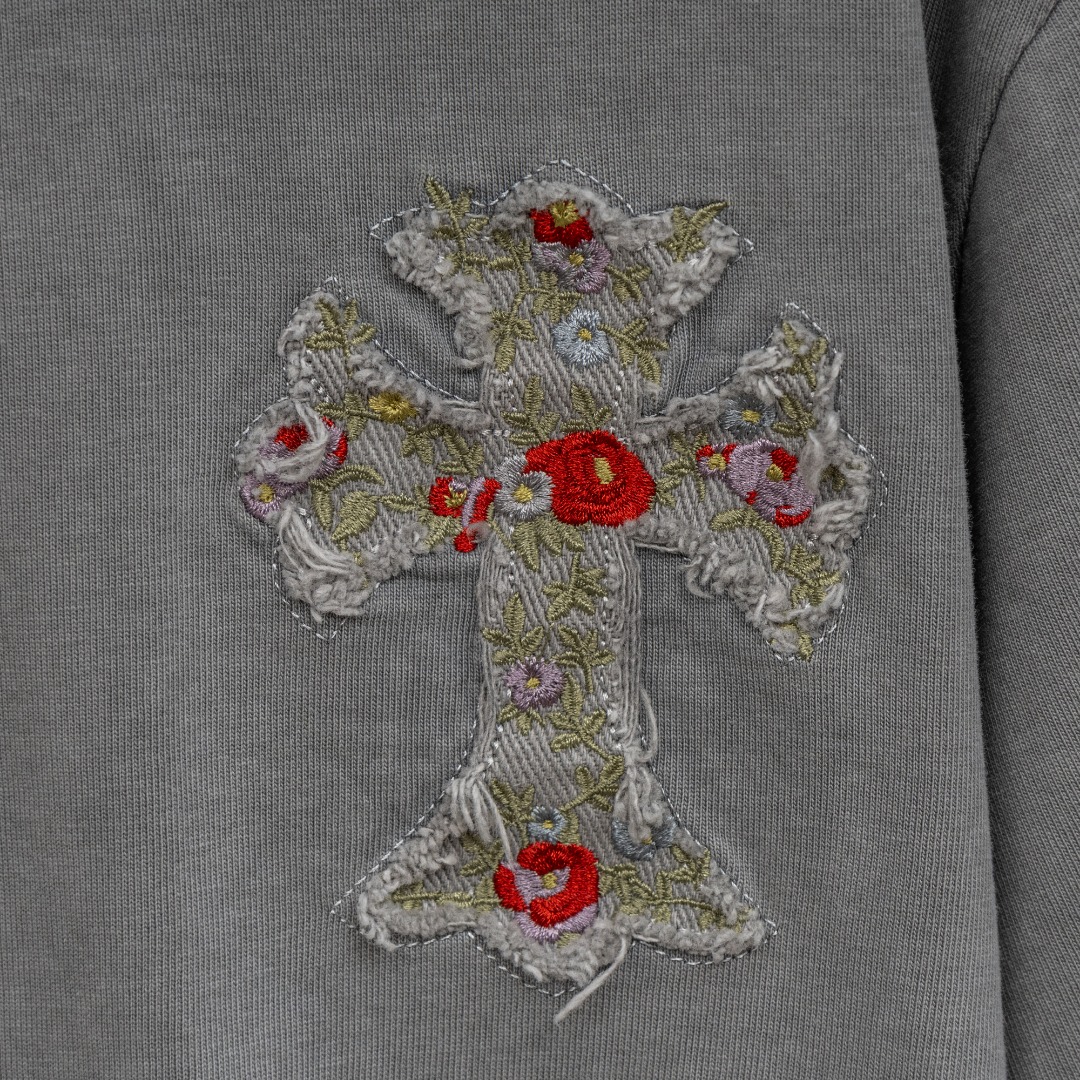 Chrome Hearts 款式：克罗心CH做旧破十字架花卉刺绣磨边工艺短袖
