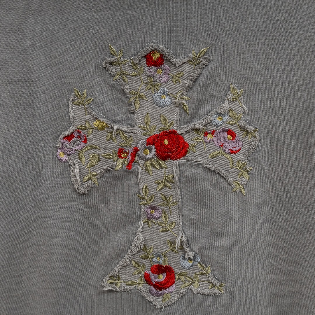 Chrome Hearts 款式：克罗心CH做旧破十字架花卉刺绣磨边工艺短袖
