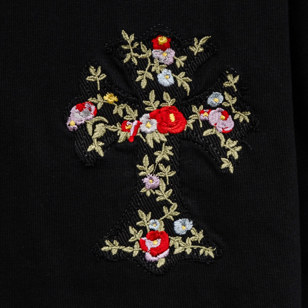 Chrome Hearts 款式：克罗心CH做旧破十字架花卉刺绣磨边工艺短袖