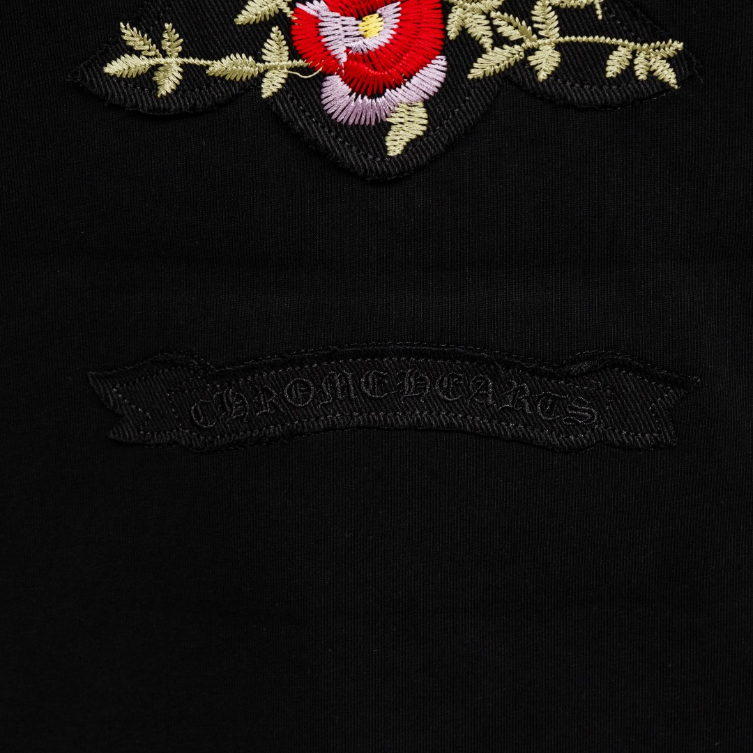 Chrome Hearts 款式：克罗心CH做旧破十字架花卉刺绣磨边工艺短袖