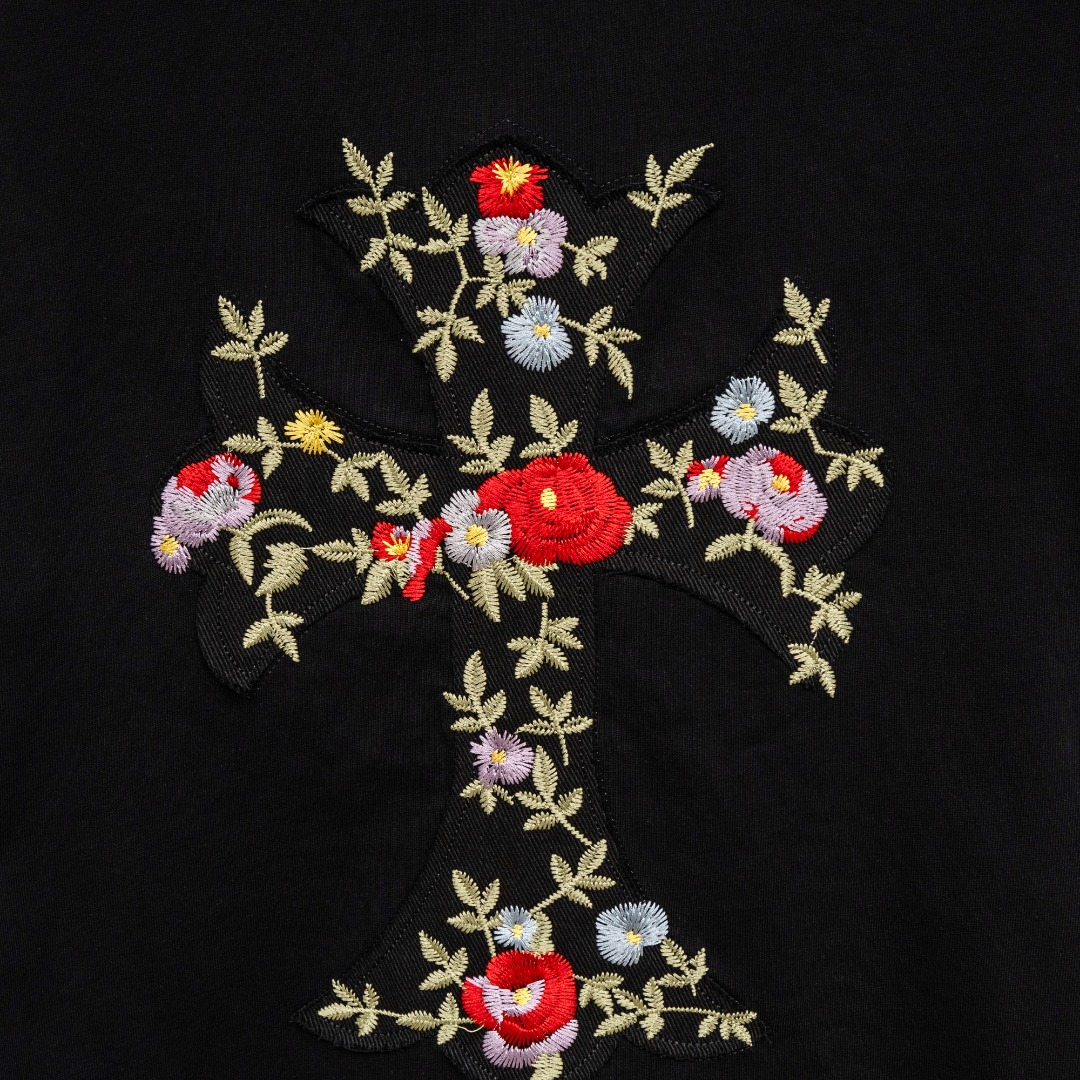 Chrome Hearts 款式：克罗心CH做旧破十字架花卉刺绣磨边工艺短袖