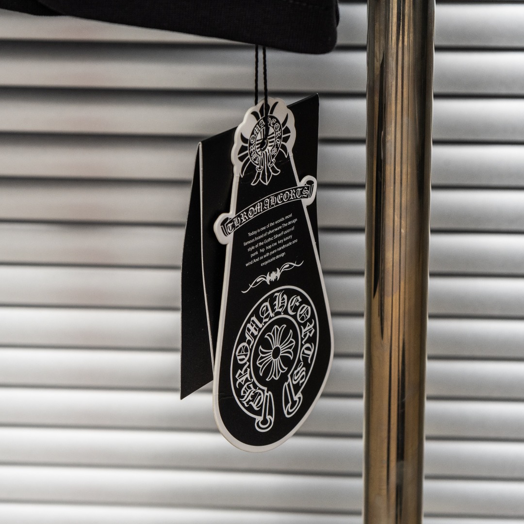 Chrome Hearts 款式：克罗心CH做旧破十字架拼接刺绣工艺短袖