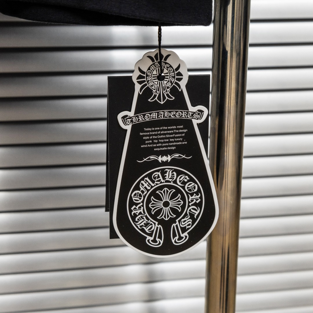 Chrome Hearts 款式：克罗心CH梵文围脖刺绣 贴布多工艺短袖
