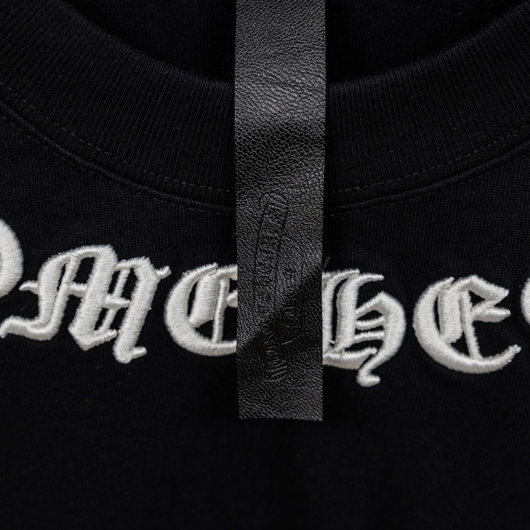 Chrome Hearts 款式：克罗心CH梵文围脖刺绣 贴布多工艺短袖