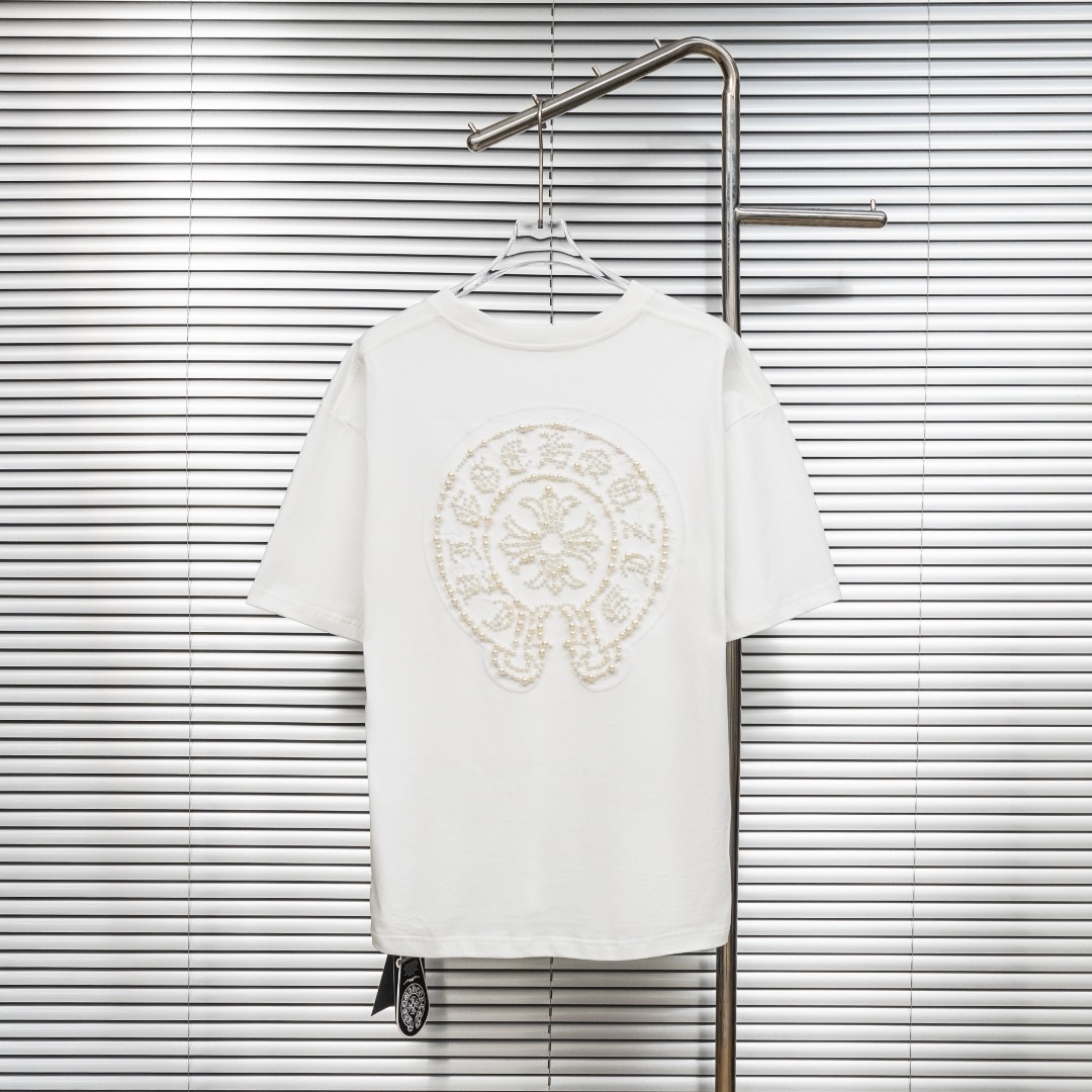 Chrome Hearts 款式：克罗心CH梵文LOGO手工钉珠多工艺短袖