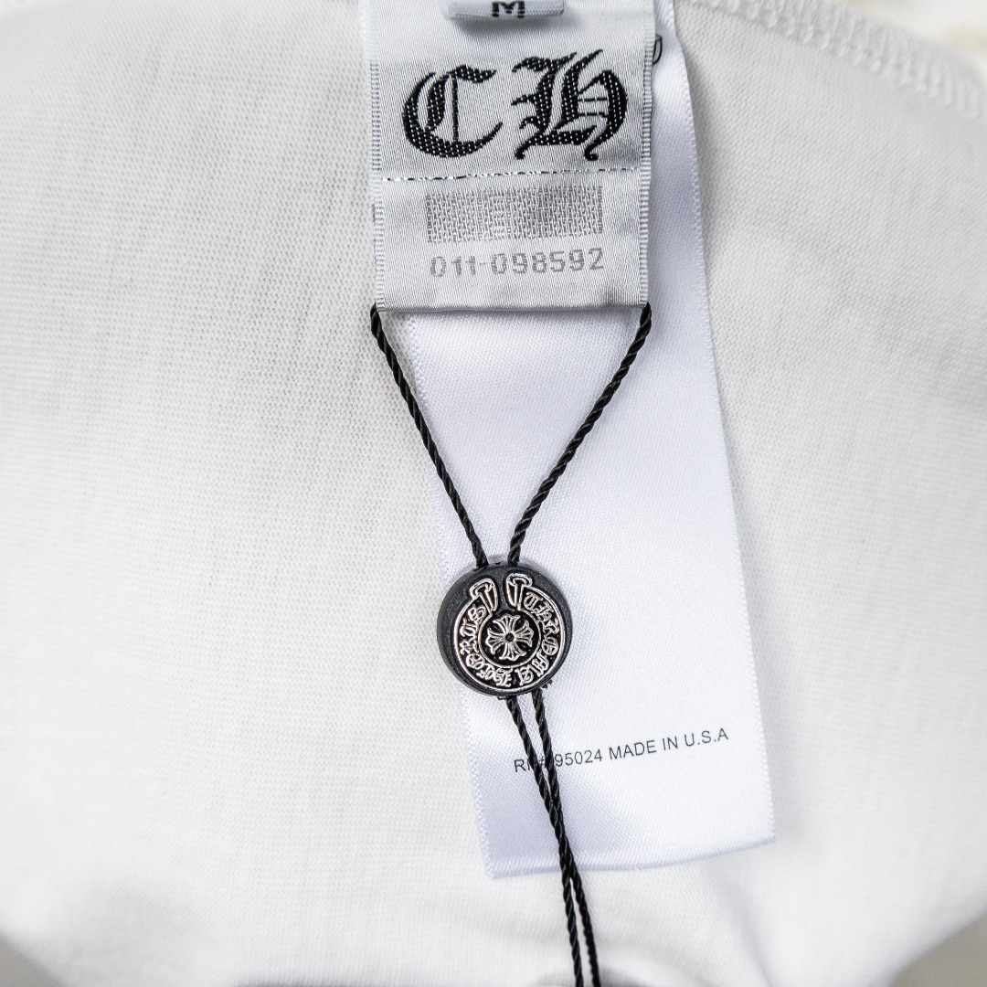 Chrome Hearts 款式：克罗心CH梵文LOGO手工钉珠多工艺短袖