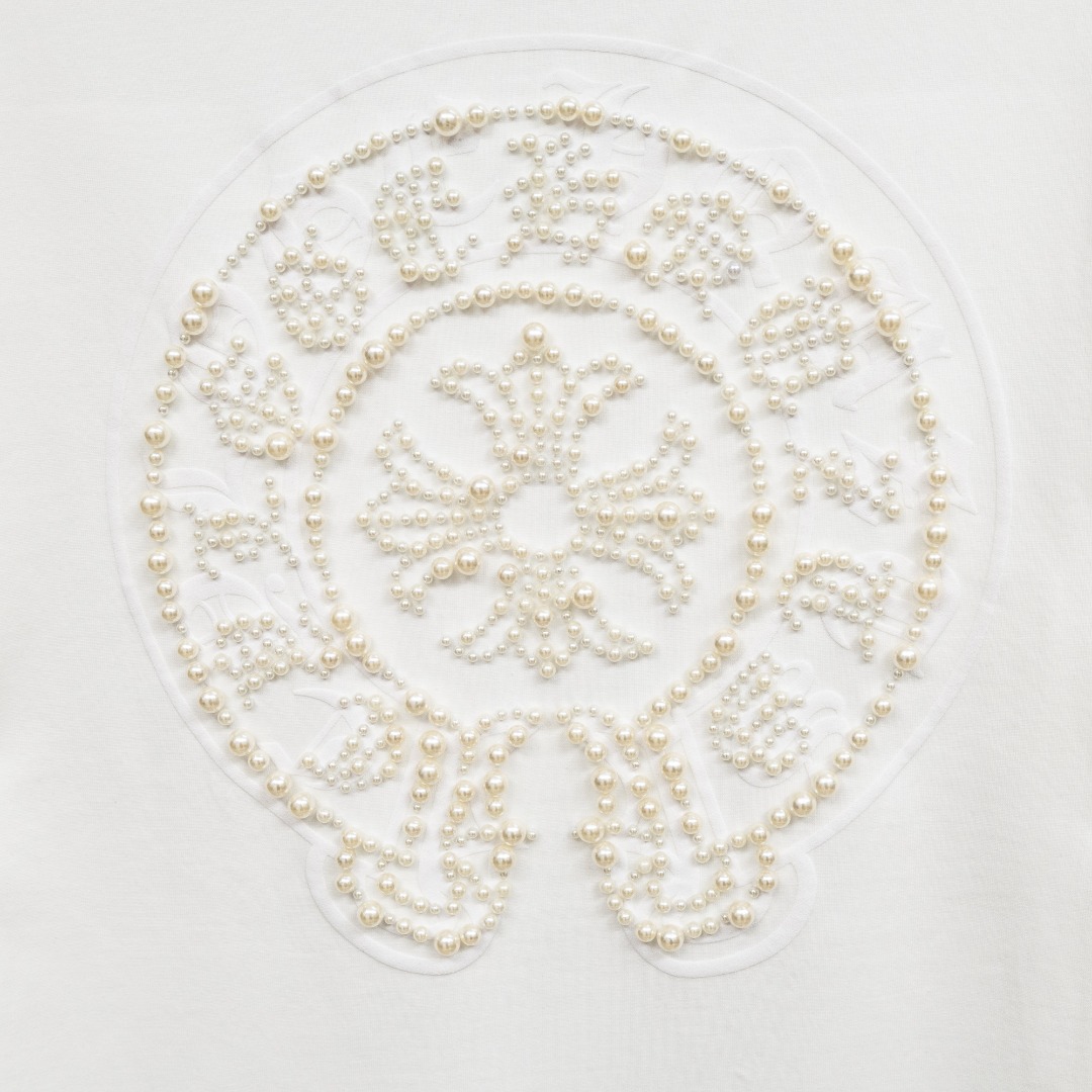 Chrome Hearts 款式：克罗心CH梵文LOGO手工钉珠多工艺短袖