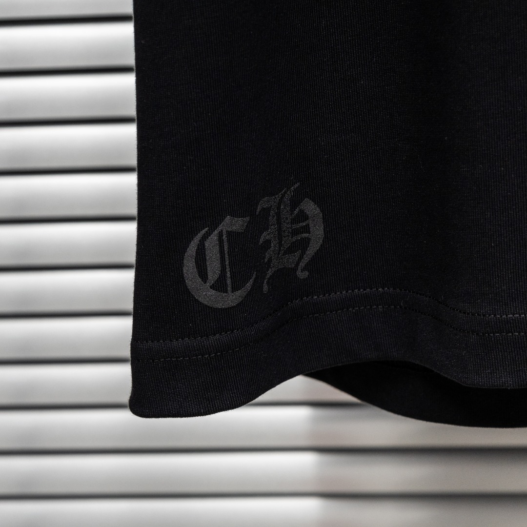 Chrome Hearts 款式：克罗心CH梵文LOGO手工钉珠多工艺短袖