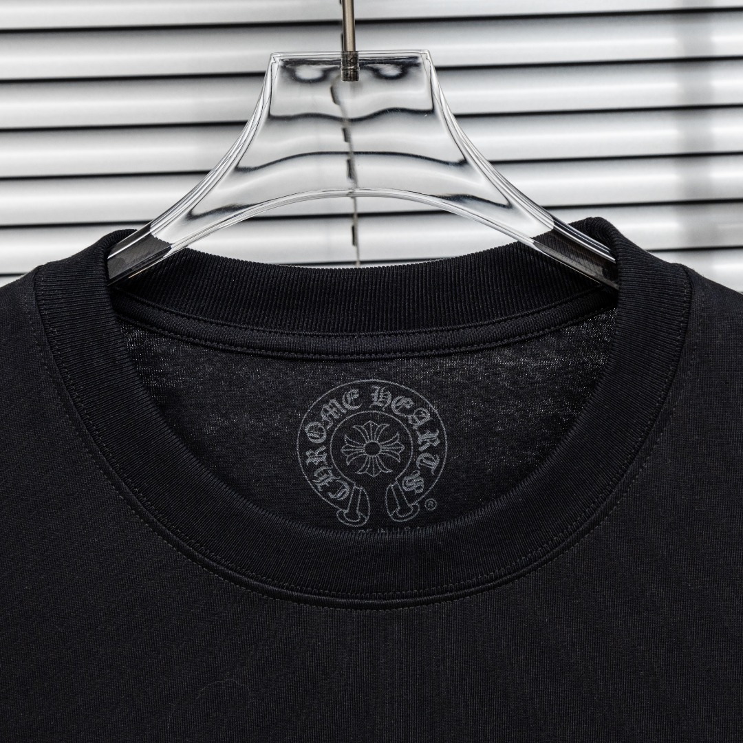 Chrome Hearts 款式：克罗心CH梵文渐变植绒小口袋工艺短袖