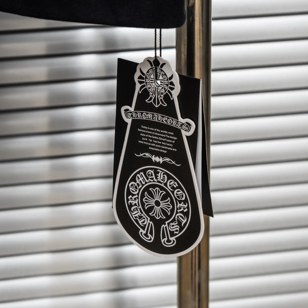 Chrome Hearts 款式：克罗心CH梵文渐变植绒小口袋工艺短袖