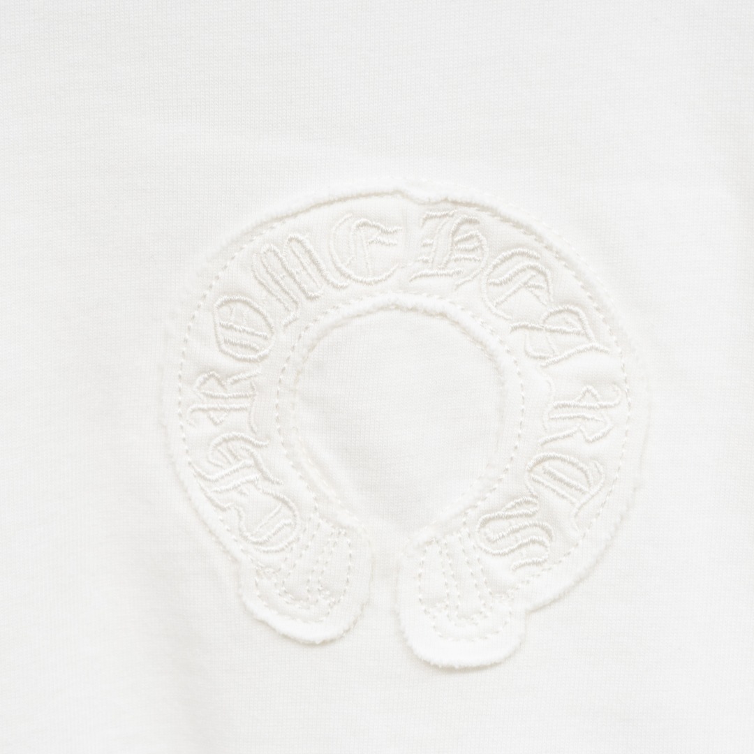 Chrome Hearts 款式：克罗心CH定制金属十字架贴布工艺短袖