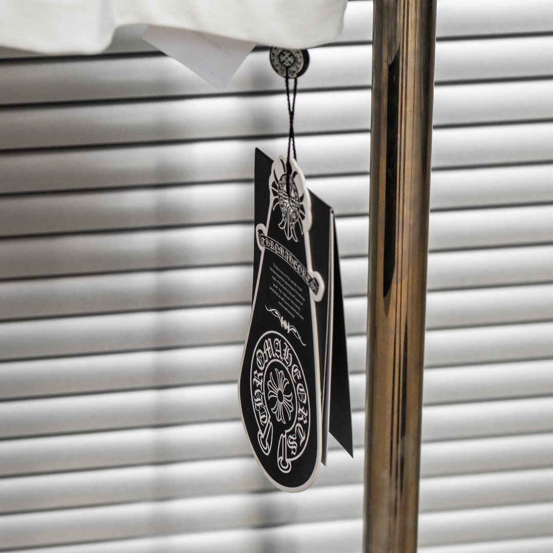 Chrome Hearts 款式：克罗心CH溶解梵文多色刺绣工艺短袖