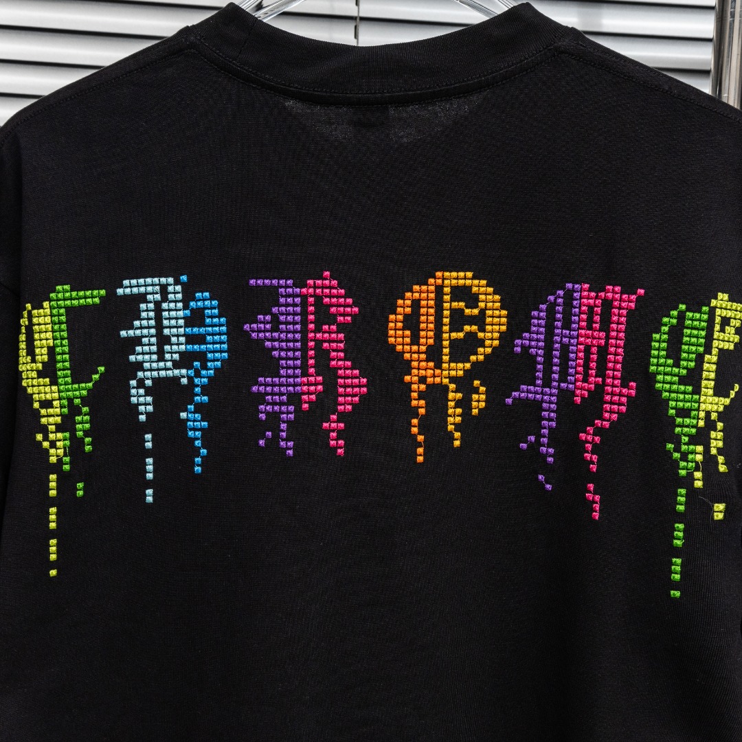 Chrome Hearts 款式：克罗心CH溶解梵文多色刺绣工艺短袖