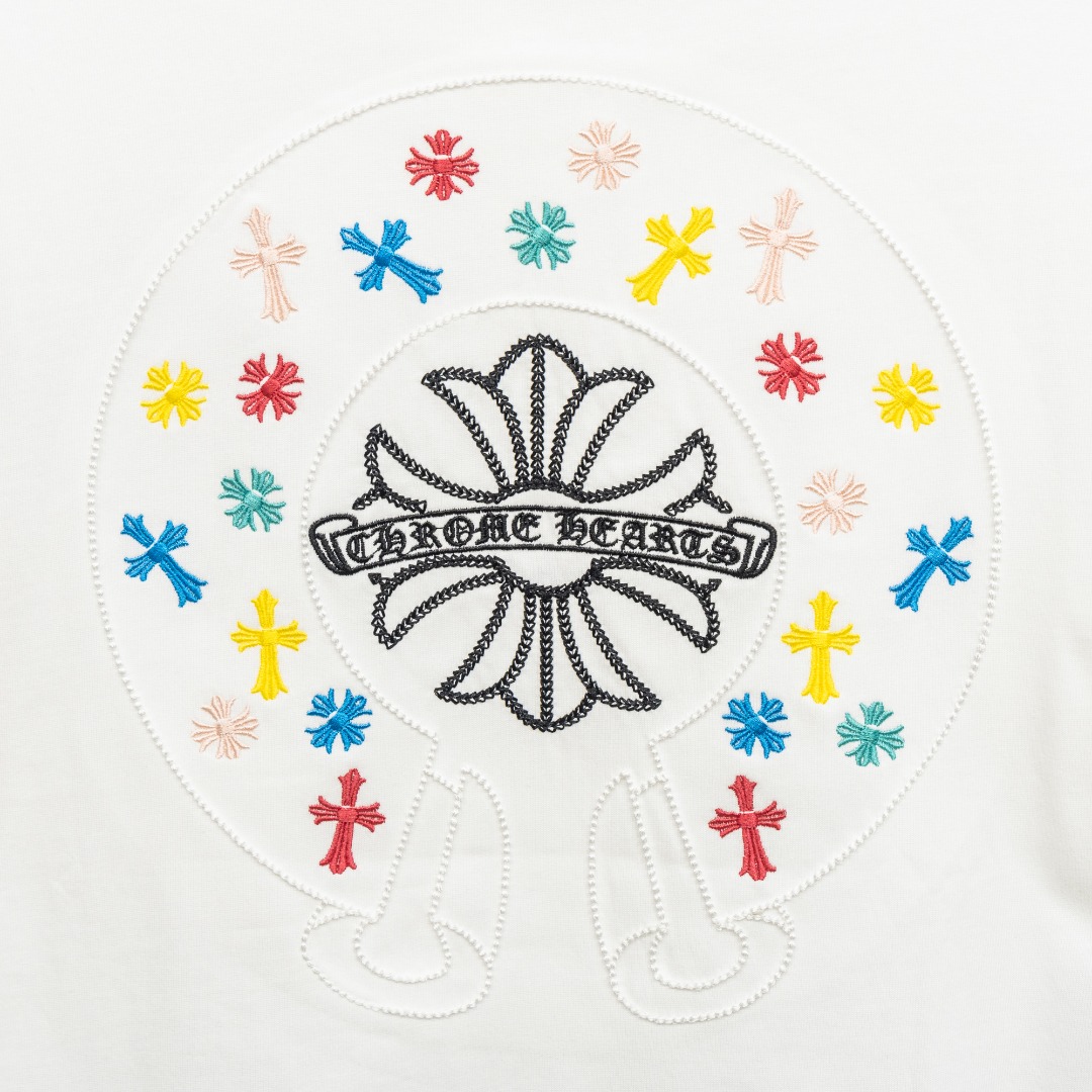 Chrome Hearts 款式：克罗心CH彩色十字架马蹄刺绣工艺短袖