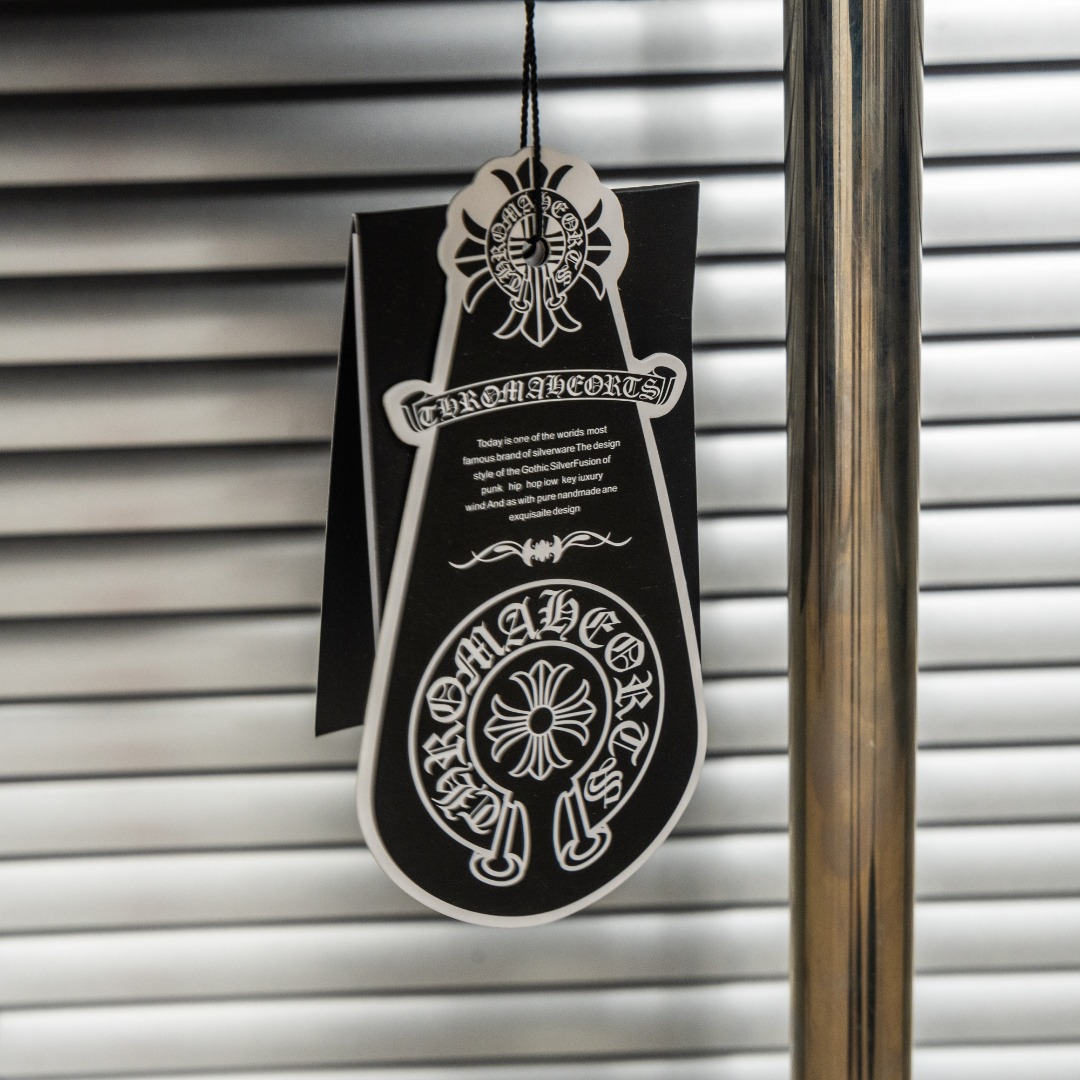 Chrome Hearts 款式：克罗心CH彩色十字架马蹄刺绣工艺短袖