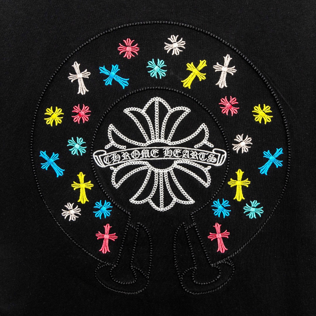 Chrome Hearts 款式：克罗心CH彩色十字架马蹄刺绣工艺短袖