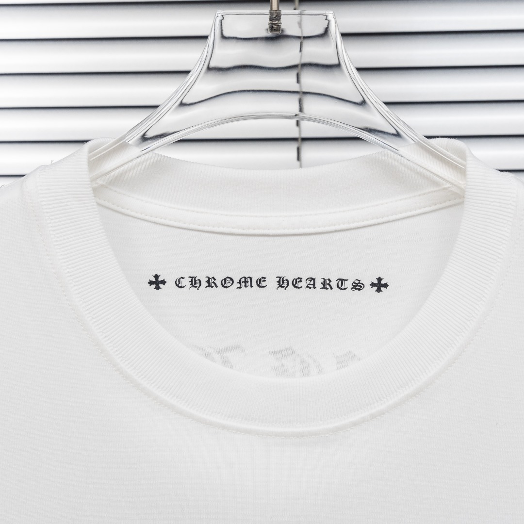 Chrome Hearts 款式：克罗心CH梵文马蹄小口袋植绒印花工艺短袖