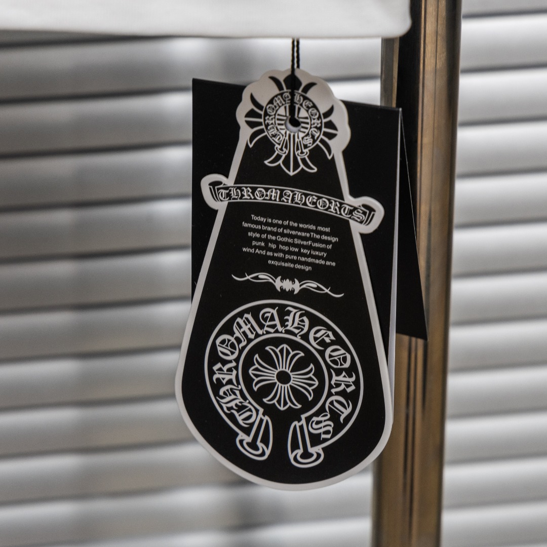 Chrome Hearts 款式：克罗心CH梵文马蹄小口袋植绒印花工艺短袖