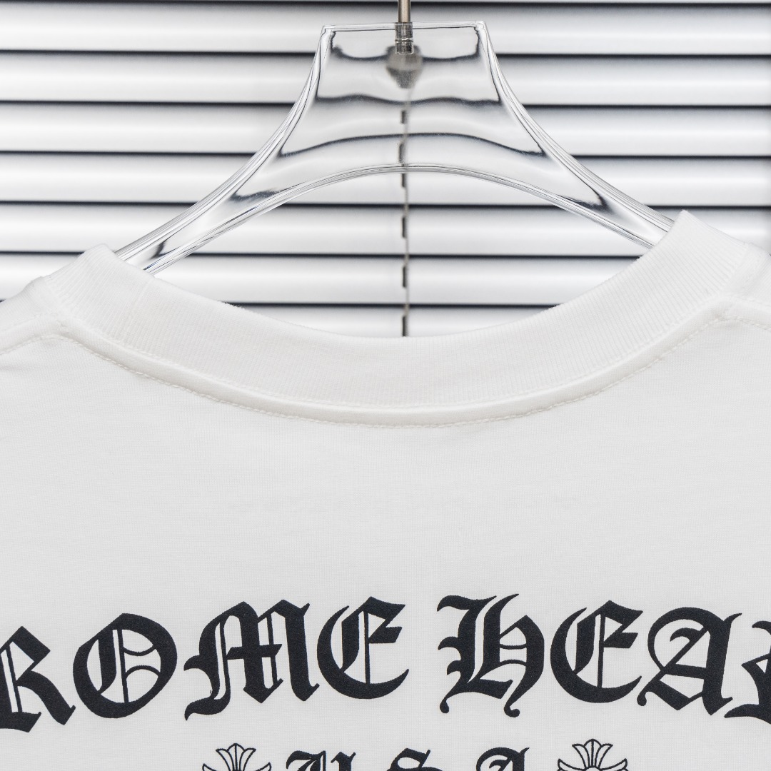 Chrome Hearts 款式：克罗心CH梵文马蹄小口袋植绒印花工艺短袖