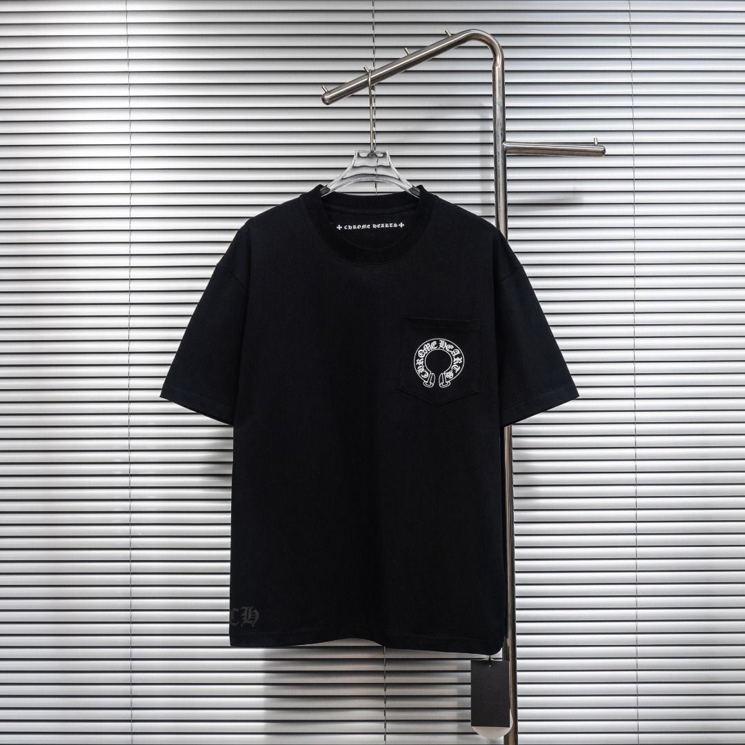 Chrome Hearts 款式：克罗心CH梵文马蹄小口袋植绒印花工艺短袖