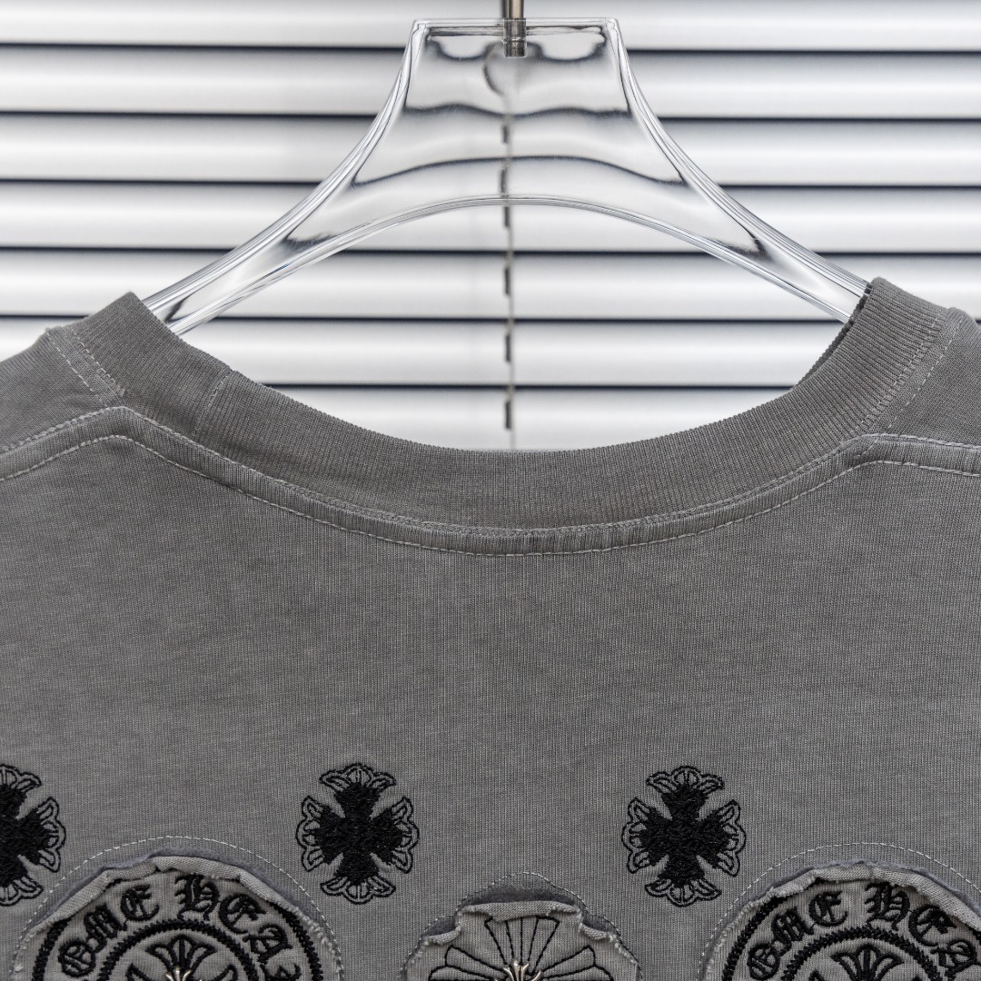 Chrome Hearts 款式：克罗心CH梵文马蹄贴布做旧水洗重工艺短袖