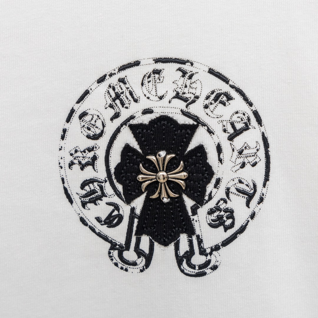 Chrome Hearts 款式：克罗心CH梵文马蹄贴布金属十字架刺绣工艺短袖