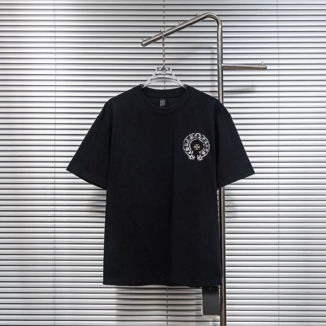 Chrome Hearts 款式：克罗心CH梵文马蹄贴布金属十字架刺绣工艺短袖