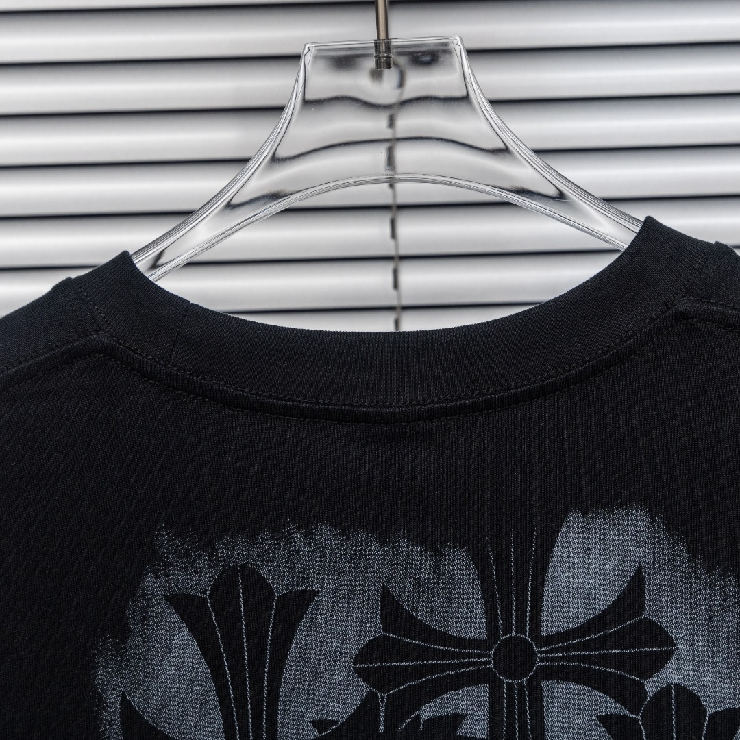 Chrome Hearts 款式：克罗心CH梵文马蹄贴布金属十字架刺绣工艺短袖