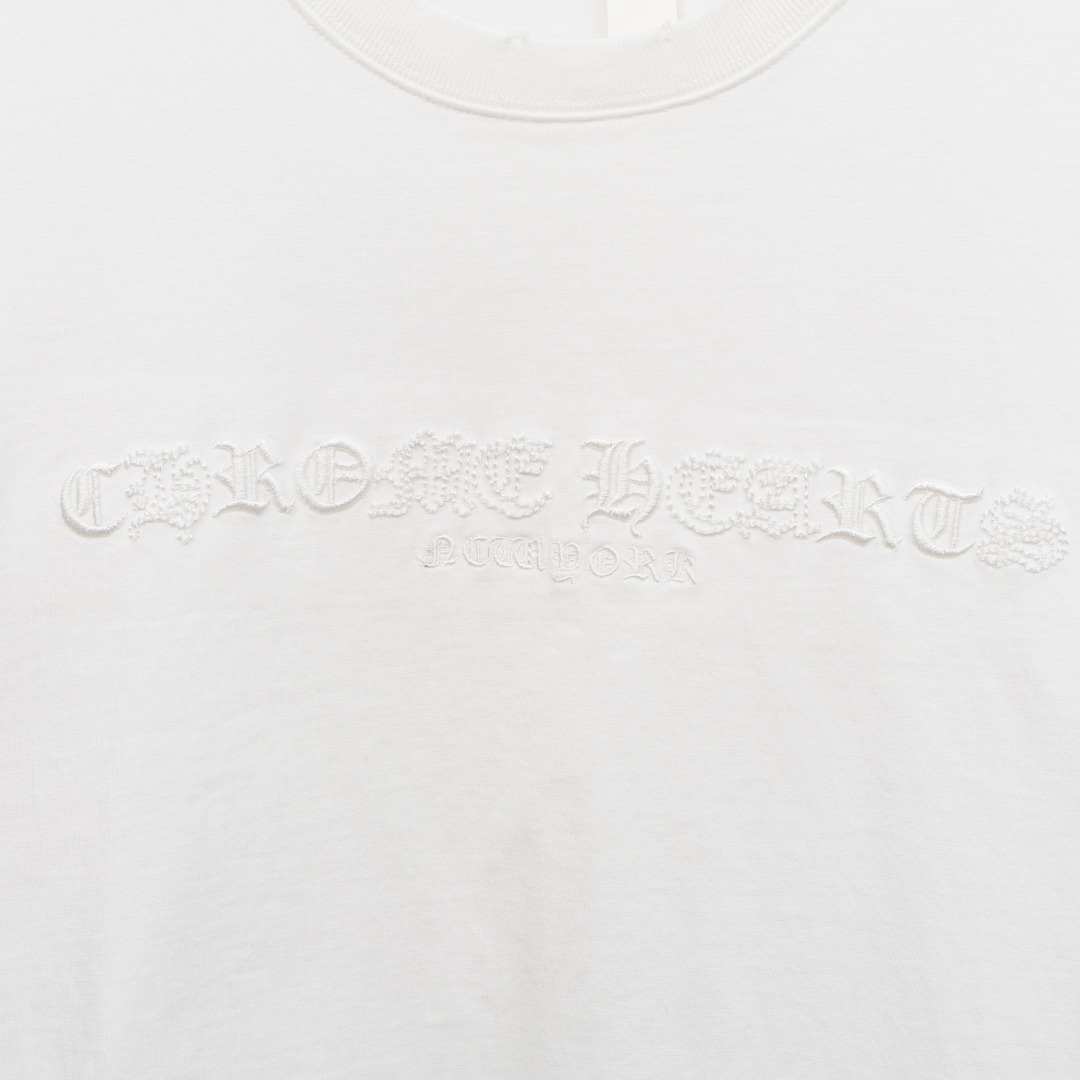 Chrome Hearts 款式：克罗心CH满印梵文马蹄刺绣破洞工艺短袖